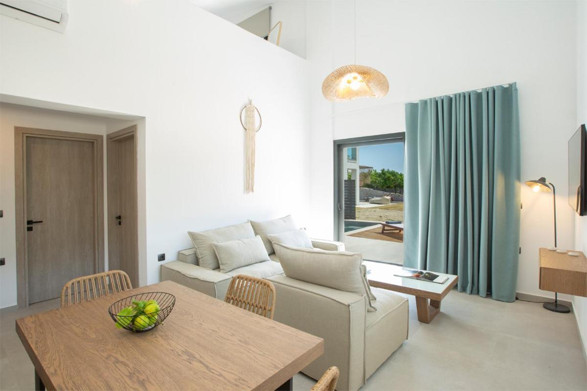 Seascape - Beachfront Villa