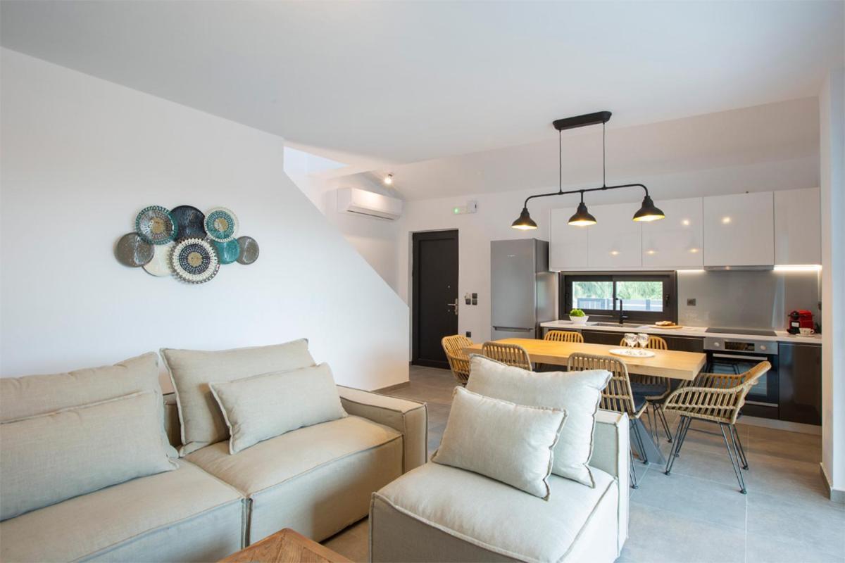 Villa Seascape - Beachfront *