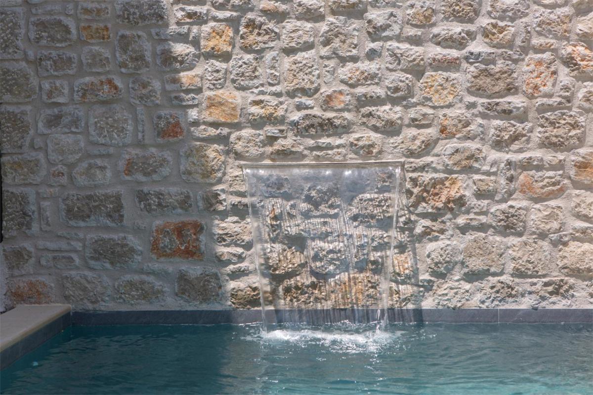 Villa Seascape - Beachfront *